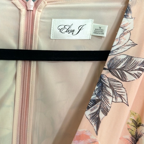 Eliza J || Asymmetrical Hi-Low Floral Maxi Dress - Picture 5 of 8